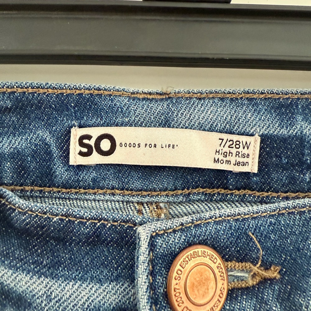 SO High Rise Mom Ripped Jeans, Woman’s 7 / 28 - Picture 4 of 6